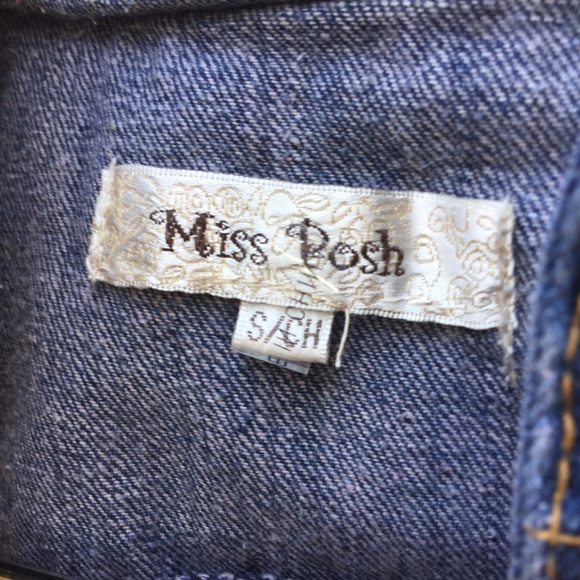 A jean jacket - Picture 2 of 3